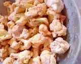 A picture of step 3 of Crispy cauliflower manchurian.