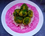 यू पी वाले धनिया आलू विथ बीटरूट डिप(U P WALE DHANIYA ALOO WITH BEETROOT DIP RECIPE IN HINDI)I) रेसिपी चरण 7 फोटो