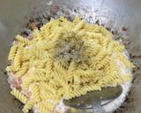 Foto langkah ke 3 dari resep Fusilli carbonara.