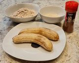 Foto del paso 1 de la receta: Galletas de avena, plátano y canela sin harina ni azúcar