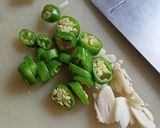 A picture of step 4 of Singaporean rice.