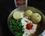A picture of step 3 of Aloo poori.