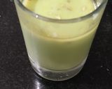 A picture of step 3 of பிஸ்தா லேயேர்டு டிரிங்.