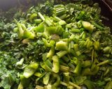 A picture of step 1 of Spring onion & Alaiyaho.