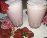 A picture of step 3 of Strawberry 🍓 shake.