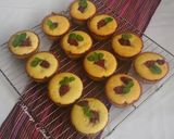Foto langkah ke 7 dari resep Lemon cupcakes.