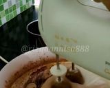 Foto langkah ke 2 dari resep Brownies Puding Busa Merah Muda.