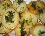 Foto del paso 3 de la receta: Papas Vikingas con eneldo y salchichas con salsa de mostaza