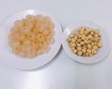 Hình bước làm 3 của món Chè nhãn bọc hạt sen