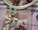Foto langkah ke 1 dari resep Bistik Daging Selada Has Banjar.