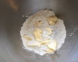 Une image de l'étape 3 de Pâte brisée au lait concentré et vanille.