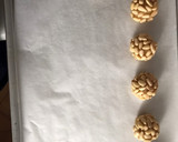 Foto del paso 7 de la receta: Panellets de mazapán con piñones y otras variedades