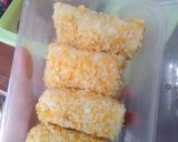 Foto langkah ke 6 dari resep Risol Mayo Lumer (Daging Asap, Keju, Telur).