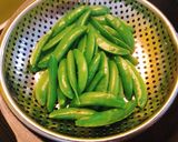 A picture of step 1 of Vegetarian Pan-Fried Pho Noodles.