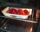Foto del paso 1 de la receta: Gallo al estilo canario con mojo de pimiento y tomate asado y papas arrugás