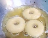 Foto langkah ke 5 dari resep Donut Pisang.