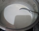 Foto langkah ke 2 dari resep Es krim vanila selai stroberi.