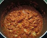 Foto del paso 8 de la receta: Pollo en salsa de tomate con huevos cocidos