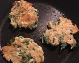 Foto del paso 4 de la receta: Torrejitas de pollo y espinaca