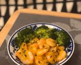港式大排檔小菜 - 翡翠黃金蝦仁 (鹹蛋煎蝦仁伴西蘭花)的食譜步驟3照片