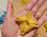 Foto del passaggio 6 della ricetta Saccottini di merluzzo su crema di zucchine