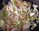 Foto del paso 3 de la receta: Pollo con puerros al limón