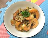 Foto langkah ke 3 dari resep Grilled shrimp and mushroom with garlic parsley sauce.