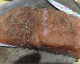 Foto langkah ke 1 dari resep Fried Salmon with Mushroom Sauce.