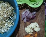 Foto langkah ke 1 dari resep Oseng toge tahu.