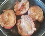 Foto del paso 1 de la receta: Galta de cerdo guisada con verdura y tomate seco a la Camarlenca