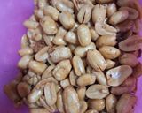 Foto langkah ke 4 dari resep Kacang bawang gurih, renyah.