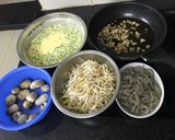 Hình bước làm 1 của món Bánh xèo bà Út!