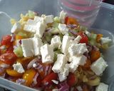Une image de l'étape 3 de Salade à la grecque.