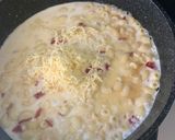 Foto langkah ke 3 dari resep Simple Macaroni Cheese.