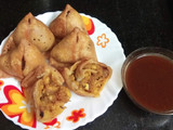 आलू समोसे
