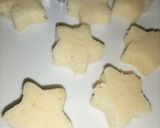 A picture of step 3 of Surprise Green Velvet Cupcakes.