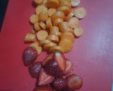 Foto langkah ke 1 dari resep Jus wortel strawberry.