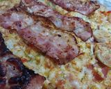 Foto del paso 4 de la receta Pizza casera Brackwurt con bacon y sofrito con curry