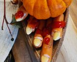 Würstchen-Finger zur Halloween - Party 🎃 Rezeptschritt 3 Foto
