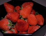 Une image de l'étape 2 de Coque 2 chocolat et fraises chantilly.