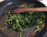 Foto langkah ke 2 dari resep Kangkung Belacan Super Simpel.