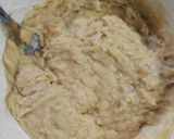 A picture of step 5 of Banana Chocolate Muffins.