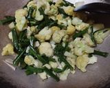 Foto langkah ke 5 dari resep Tumis Kembang Kol Kacang Panjang Saus Tiram.