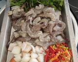 รูปขั้นตอนการทำที่ 1 ของ กะเพรากุ้ง