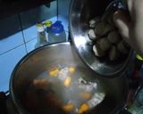 Foto langkah ke 2 dari resep Sop Baso Mudah.