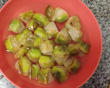 Foto del paso 2 de la receta: Salteado de alcachofas y calabacín