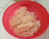 Foto del paso 2 de la receta: Buñuelos de Yuca Rellenos con Queso