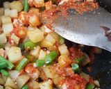 Foto langkah ke 5 dari resep Sambal Goreng Kentang.