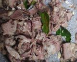 Foto langkah ke 2 dari resep Tumis Se'i Sapi Jamur Cabe Ijo.