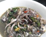 Foto langkah ke 3 dari resep Oseng Mercon Cumi Hitam Cabe Ijo.